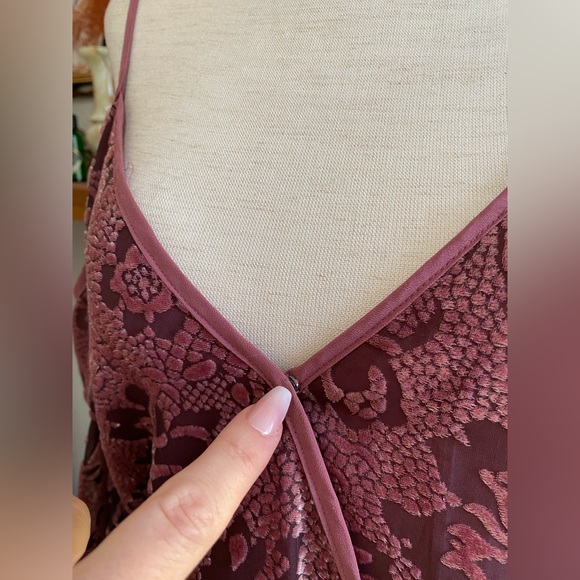 Guess Brand Renaissance Inspired Velvet Blouse, Floral, Purple, Cold Shoulder - Picture 5 of 17